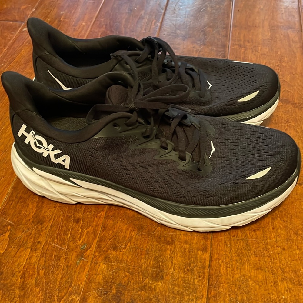 Hoka Clifton’s Black Women’s size 7.5